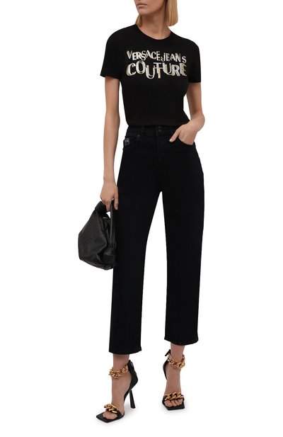 Хлопковая футболка VERSACE JEANS COUTURE черного цвета по цене 13950 руб., арт. 71HAHT02-71DP608 S 2 L0G0 GLITTER/CJ00T, фото 2 Хлопковая футболка VERSACE JEANS COUTURE, арт. 71HAHT02-71DP608 S 2 L0G0 GLITTER/CJ00T, фото 2