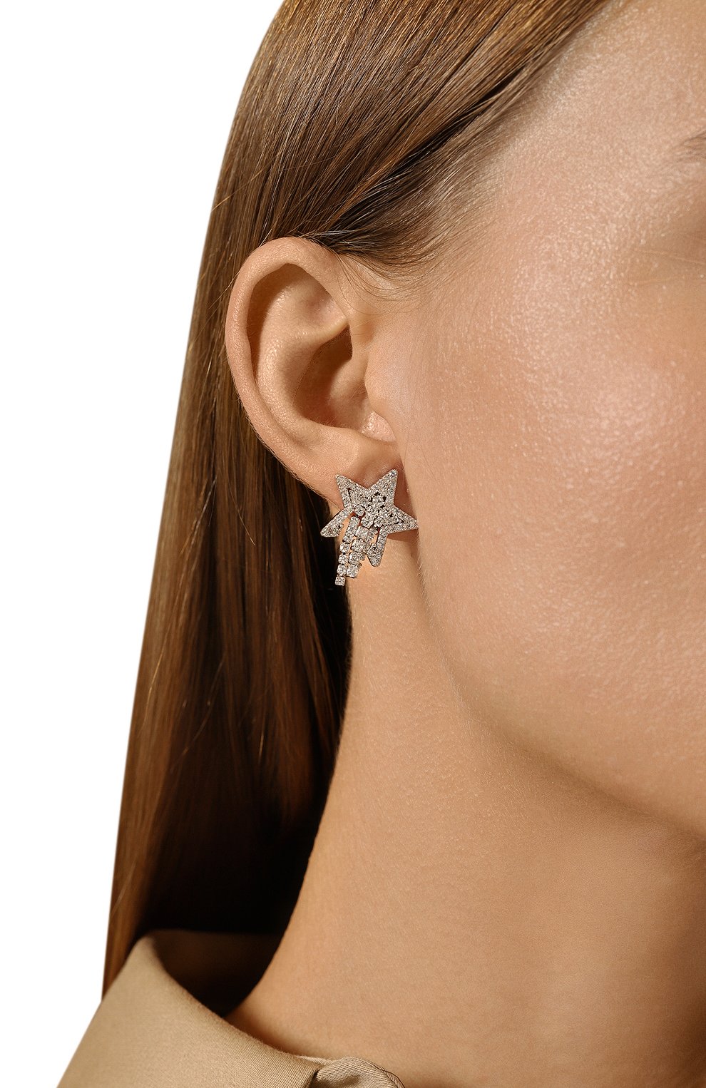 Серьги NUMBERING серебряного цвета по цене 19450 руб., арт. 4112S, фото 2 Серьги NUMBERING, арт. 4112S, фото 2