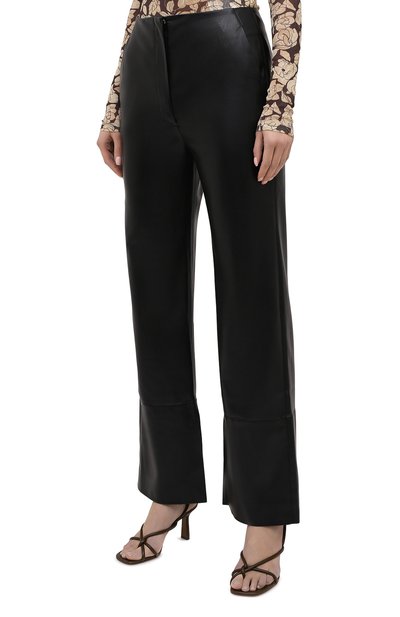 Брюки NANUSHKA черного цвета по цене 47800 руб., арт. RHYAN_BLACK_VEGAN LEATHER, фото 3 Брюки NANUSHKA, арт. RHYAN_BLACK_VEGAN LEATHER, фото 3