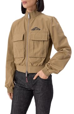 Женский хлопковый бомбер DSQUARED2 бежевого цвета, арт. S80AM0046/D35224 | Фото 3 (Рукава: Длинные; Драгоценные камни: Проставлено; Материал сплава: Проставлено; Материал внешний: Хлопок; Длина (верхняя одежда): Короткие; Кросс-КТ: Куртка, Легкие; Стили: Кэжуэл)