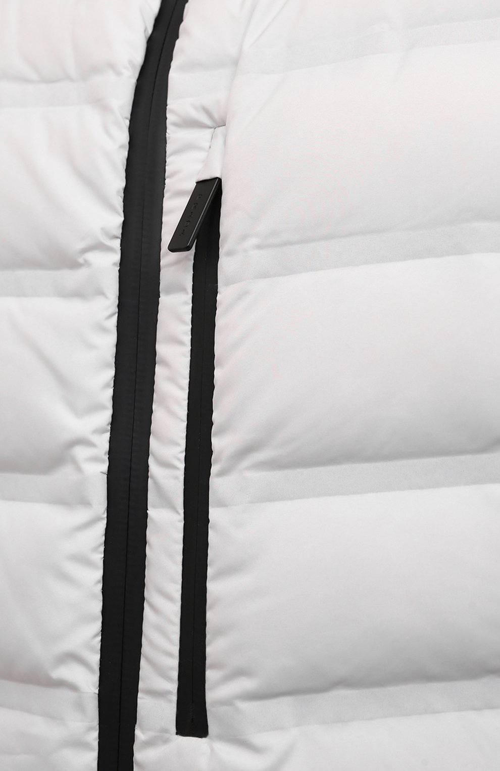 Пуховый жилет PRADA белого цвета по цене 145000 руб., арт. SGB802-1XYW-F0K74-212, фото 5 Пуховый жилет PRADA, арт. SGB802-1XYW-F0K74-212, фото 5
