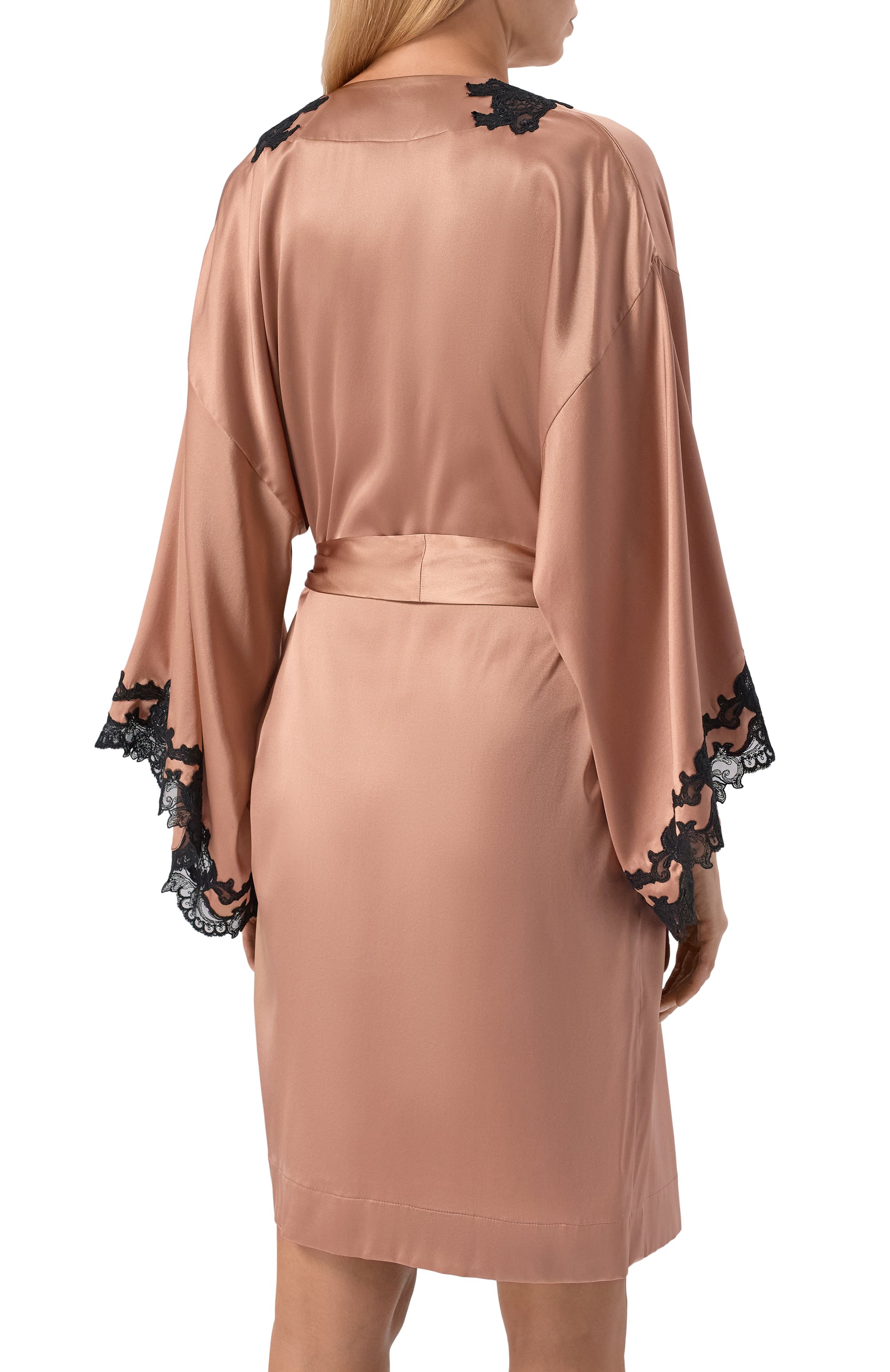 Шелковый халат C.ALLA темно-бежевого цвета по цене 127500 руб., арт. DV0333 K, фото 3 Шелковый халат C.ALLA, арт. DV0333 K, фото 3