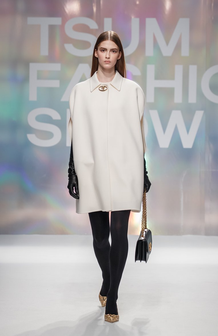 Женская кейп из шерсти и кашемира VALENTINO белого цвета, арт. 5B3CG4C06JA | Фото 7 (Материал внешний: Шерсть; Длина (верхняя одежда): До середины бедра; Кросс-КТ: Куртка; Стили: Романтичный)