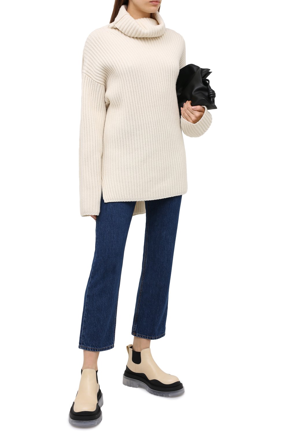 Джинсы THE ROW синего цвета по цене 84500 руб., арт. 5282W1984, фото 2 Джинсы THE ROW, арт. 5282W1984, фото 2