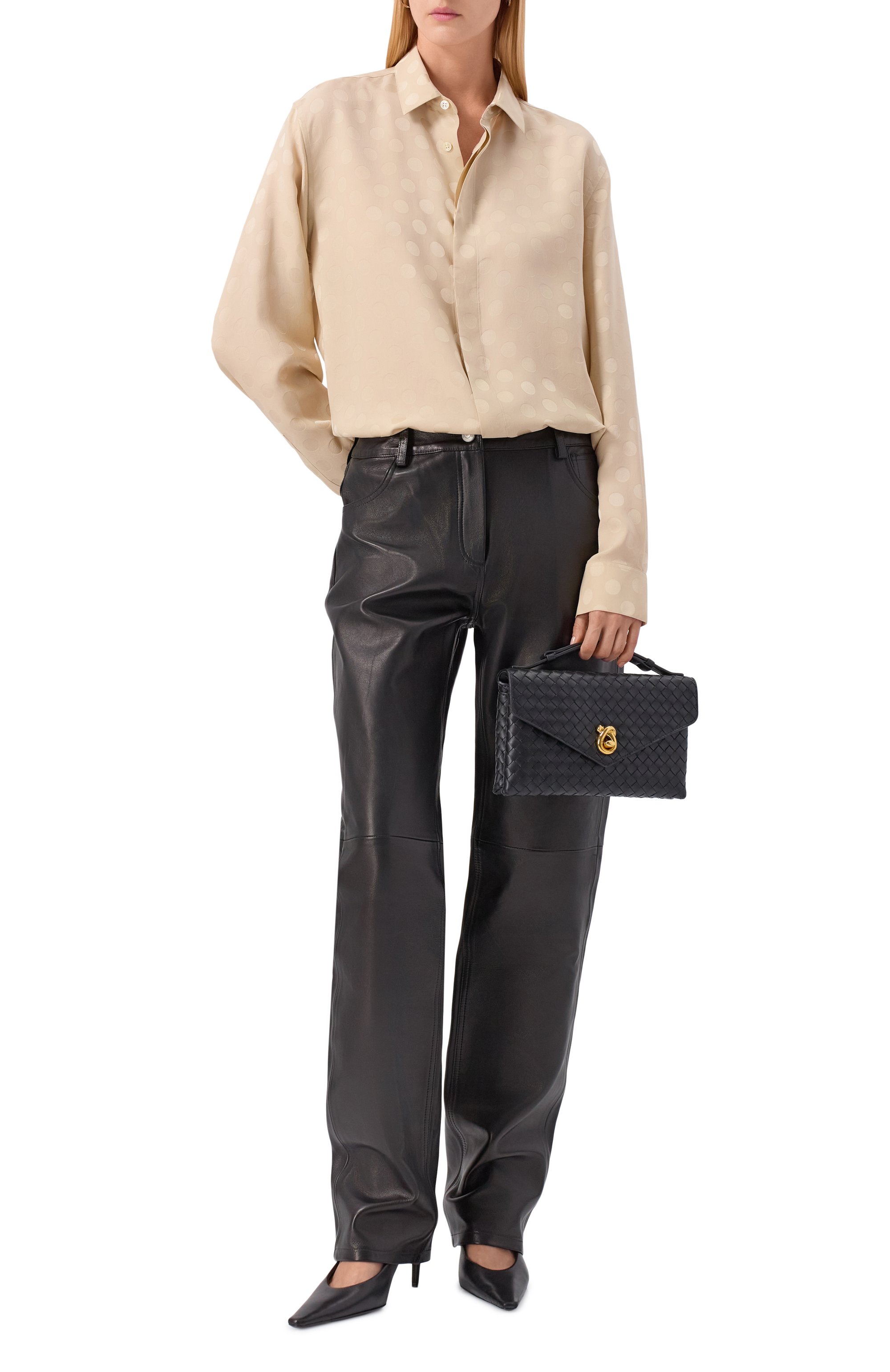 Сумка knot lock BOTTEGA VENETA черного цвета по цене 422500 руб., арт. 817191/V08Z0, фото 7 Сумка knot lock BOTTEGA VENETA, арт. 817191/V08Z0, фото 7