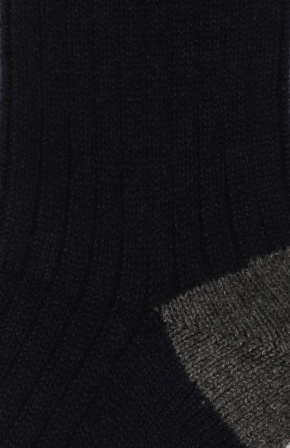 Кашемировые носки BRUNELLO CUCINELLI темно-синего цвета по цене 43100 руб., арт. MCS93811, фото 2 Кашемировые носки BRUNELLO CUCINELLI, арт. MCS93811, фото 2