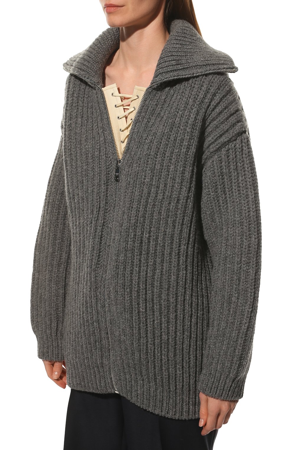 Шерстяной кардиган PRADA серого цвета по цене 225000 руб., арт. P25L25-100F-F0031-221, фото 3 Шерстяной кардиган PRADA, арт. P25L25-100F-F0031-221, фото 3