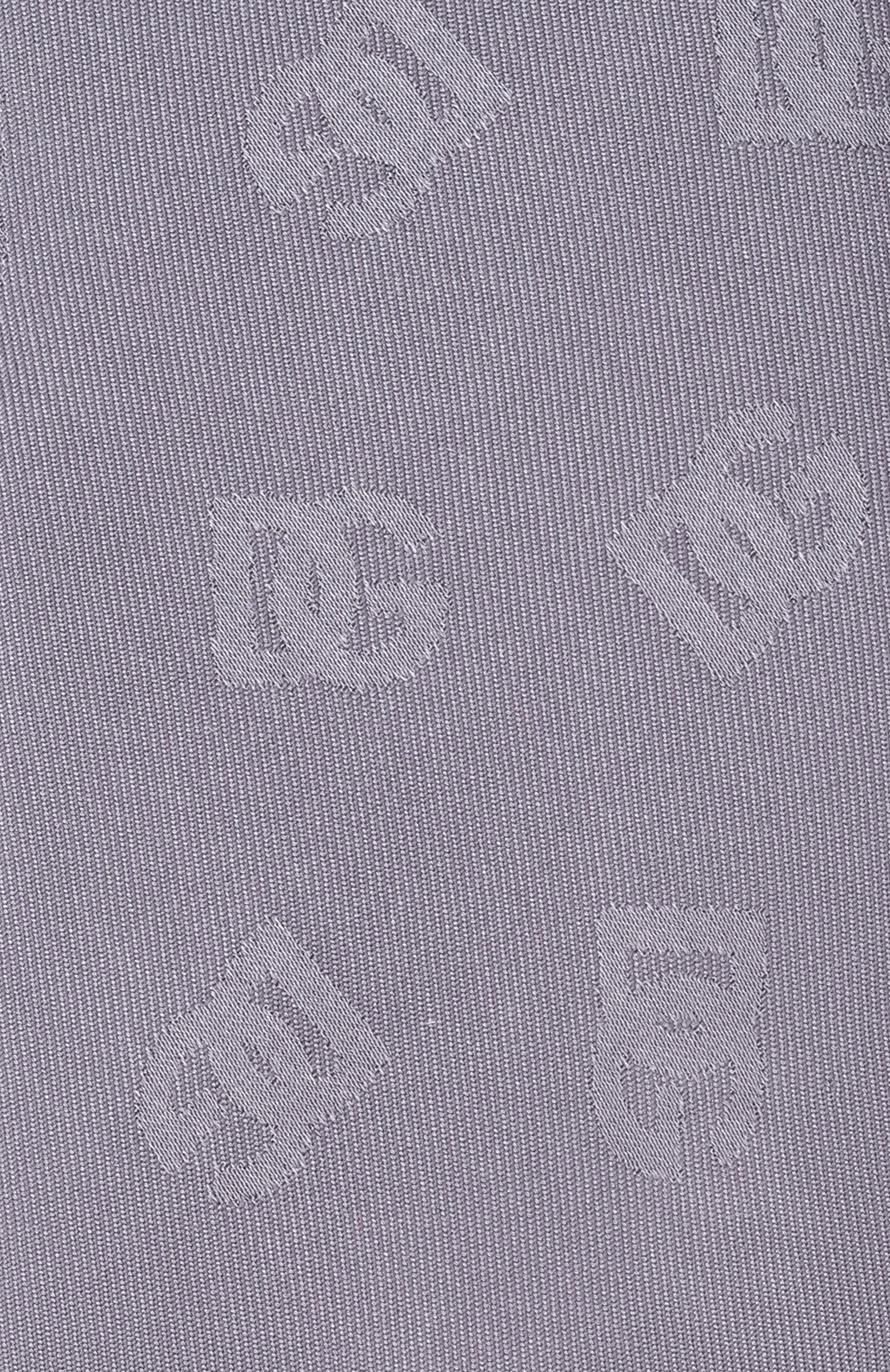 Шелковый галстук DOLCE & GABBANA серого цвета по цене 35800 руб., арт. GT149E/FJ1JY, фото 4 Шелковый галстук DOLCE & GABBANA, арт. GT149E/FJ1JY, фото 4