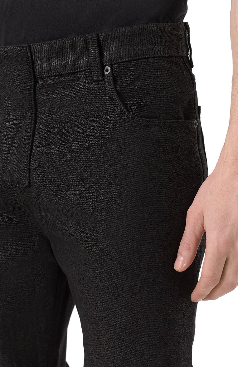 Мужские джинсы BALMAIN черного цвета, арт. EH0MI083/DF72 | Фото 5 (Длина (брюки, джинсы): Стандартные; Материал внешний: Хлопок, Деним; Силуэт М (брюки): Прямые; Детали: Принт; Кросс-КТ: Деним; Стили: Streetwear)