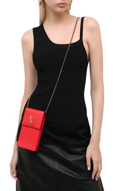 Кожаный чехол virtus для iphone VERSACE красного цвета по цене 83400 руб., арт. DP8H670V/DVT2, фото 2 Кожаный чехол virtus для iphone VERSACE, арт. DP8H670V/DVT2, фото 2