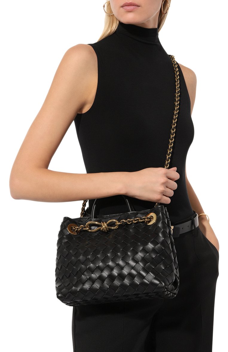 Женская сумка andiamo small BOTTEGA VENETA черного цвета, арт. 786008/VCPP1 | Фото 2 (Материал: Натуральная кожа; Размер: small; Ремень/цепочка: На ремешке)
