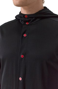 Мужская хлопковая рубашка KITON черного цвета, арт. UMCPETEH0923417 | Фото 5 (Длина (для топов): Стандартные; Рукава: Длинные; Драгоценные камни: Проставлено; Материал сплава: Проставлено; Принт: Однотонные; Стили: Кэжуэл; Воротник: С капюшоном; Случай: Повседневный; Манжеты: Без застежки; Материал внешний: Хлопок)