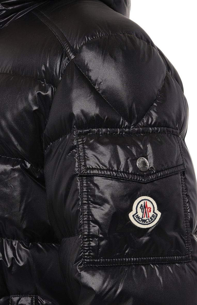 Мужская пуховик pavin MONCLER черного цвета, арт. 1A000.51/595ZZ | Фото 5 (Драгоценные камни: Проставлено; Материал утеплителя: Пух и перо; Материал сплава: Проставлено; Рукава: Длинные; Материал внешний: Синтетический материал; Длина (верхняя одежда): Короткие; Мужское Кросс-КТ: пуховик-короткий; Стили: Кэжуэл)