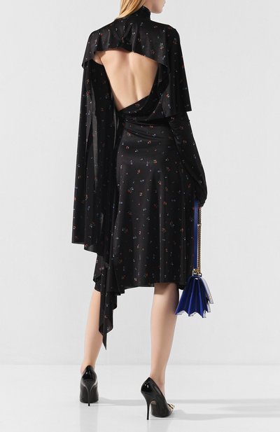 Платье VETEMENTS черного цвета по цене 93750 руб., арт. WAH20DR405/BLACK FL0WERS, фото 2 Платье VETEMENTS, арт. WAH20DR405/BLACK FL0WERS, фото 2