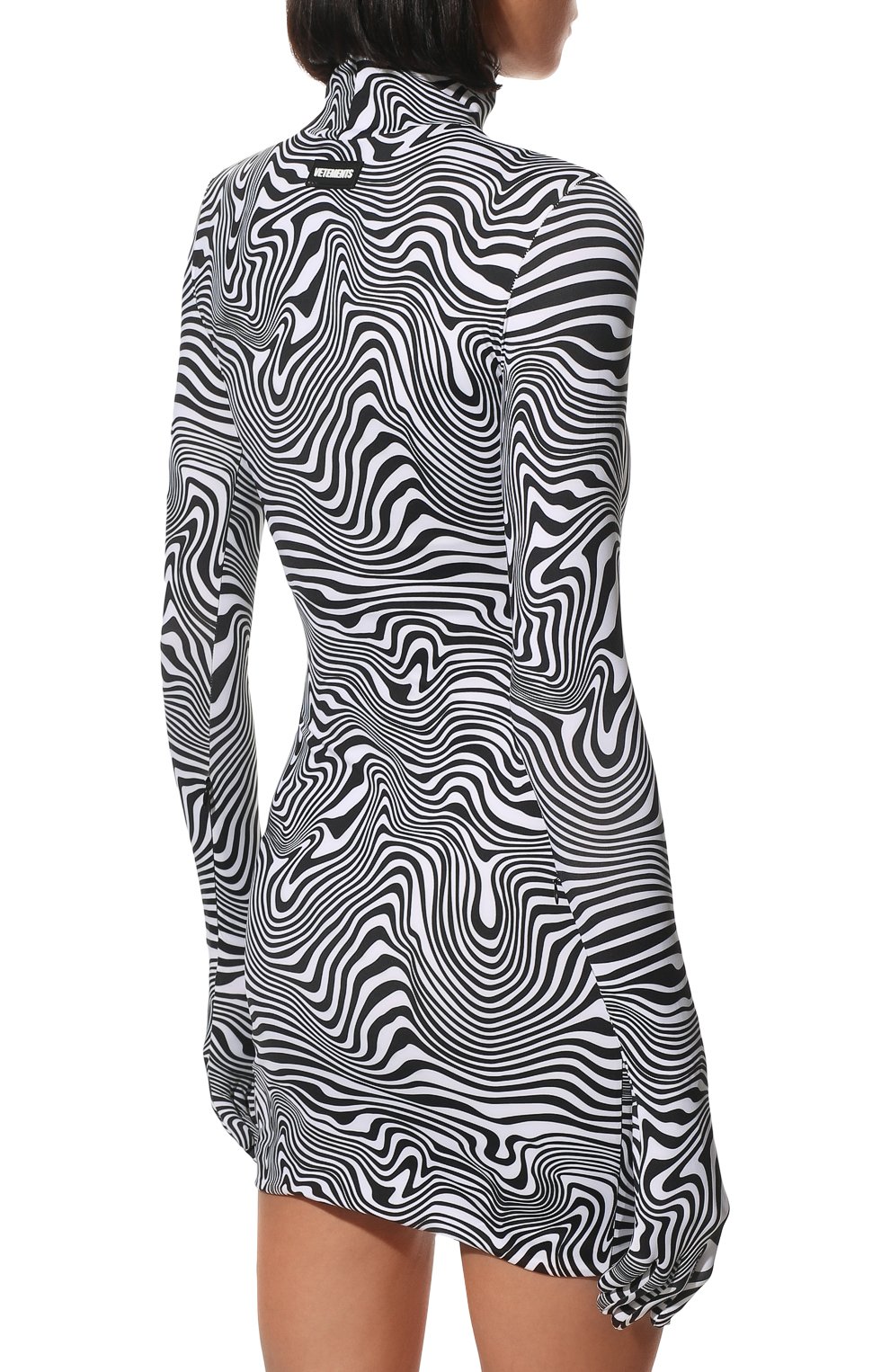 Платье VETEMENTS черно-белого цвета по цене 103000 руб., арт. WE52DR360Z 2615/ZEBRA PRINT, фото 4 Платье VETEMENTS, арт. WE52DR360Z 2615/ZEBRA PRINT, фото 4