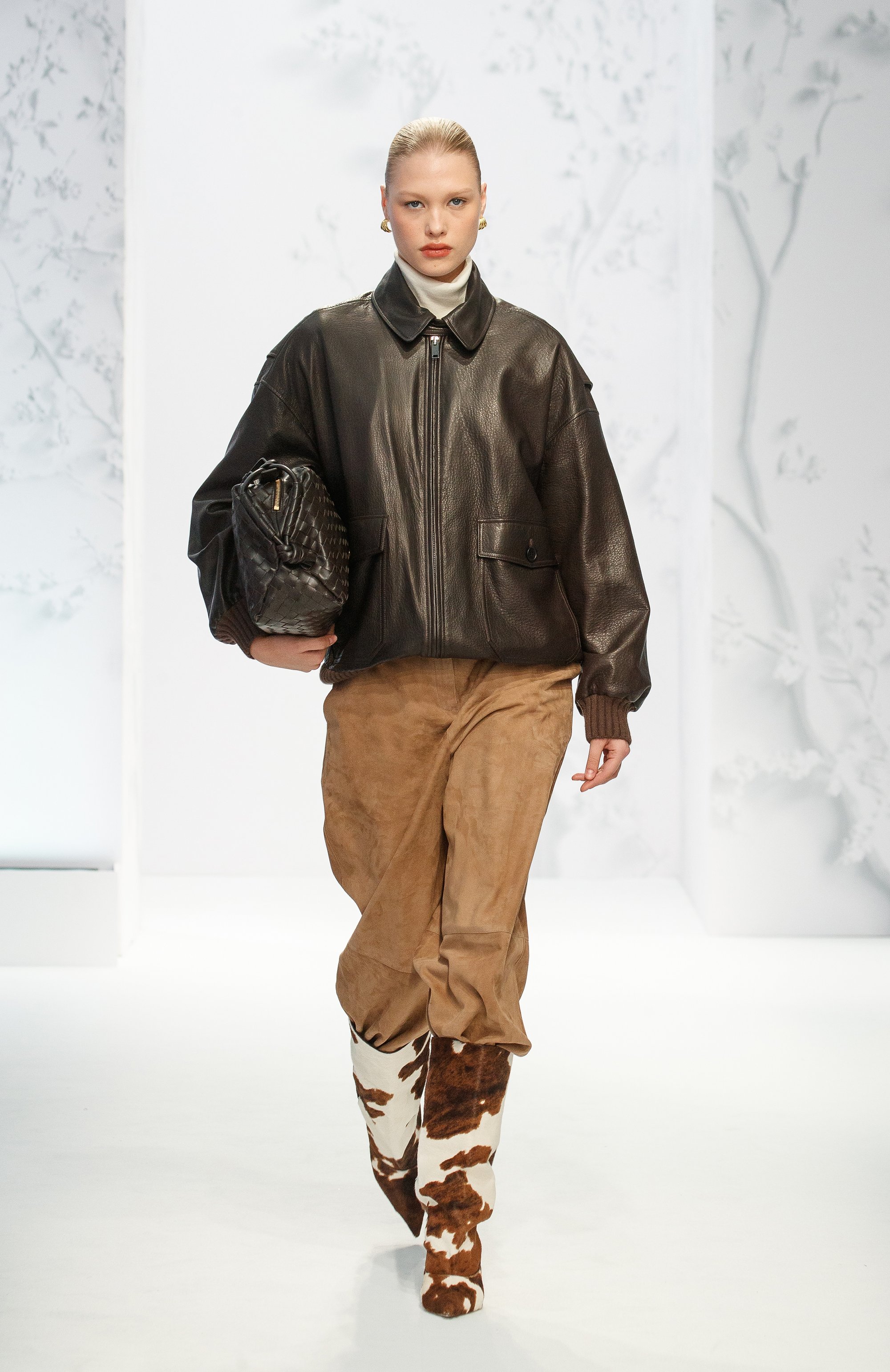 Сумка loop medium BOTTEGA VENETA, арт. 796619/V2HL1, фото 10