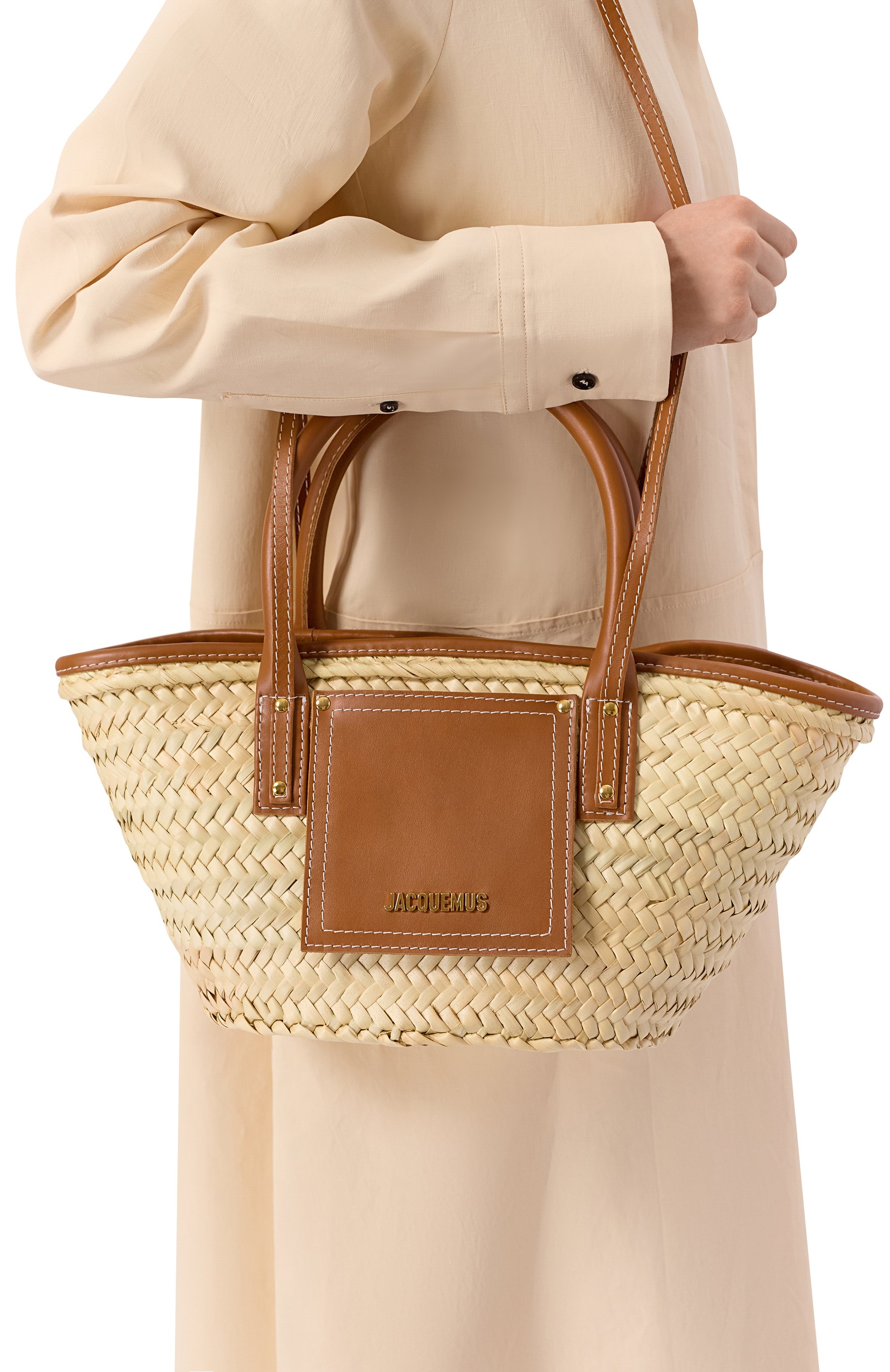 Сумка le petit panier soleil JACQUEMUS бежевого цвета по цене 56050 руб., арт. 23EBAW00044/AC01C04, фото 2 Сумка le petit panier soleil JACQUEMUS, арт. 23EBAW00044/AC01C04, фото 2