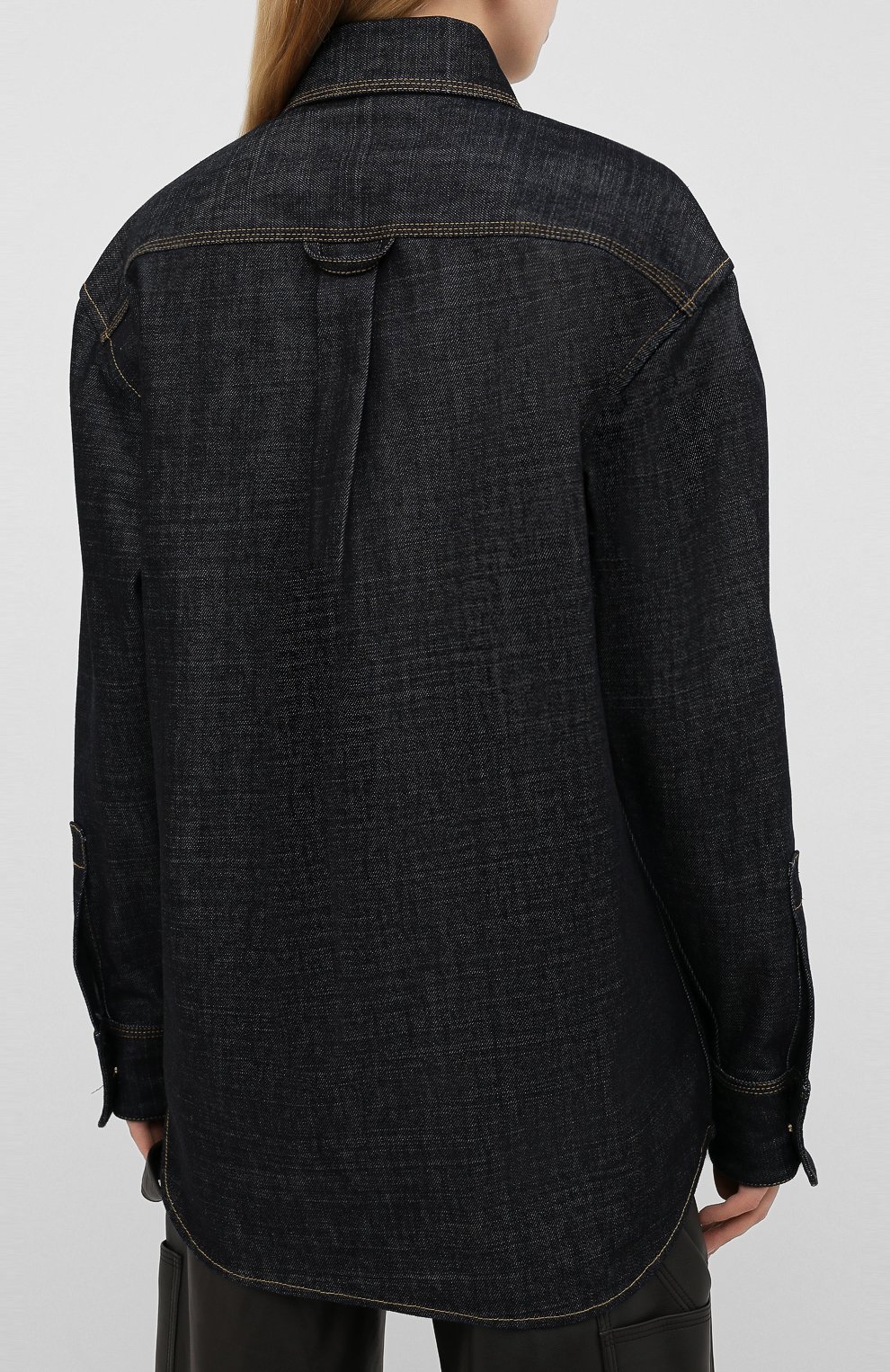 Джинсовая рубашка BOTTEGA VENETA синего цвета по цене 75300 руб., арт. 617449/VKLK0, фото 4 Джинсовая рубашка BOTTEGA VENETA, арт. 617449/VKLK0, фото 4