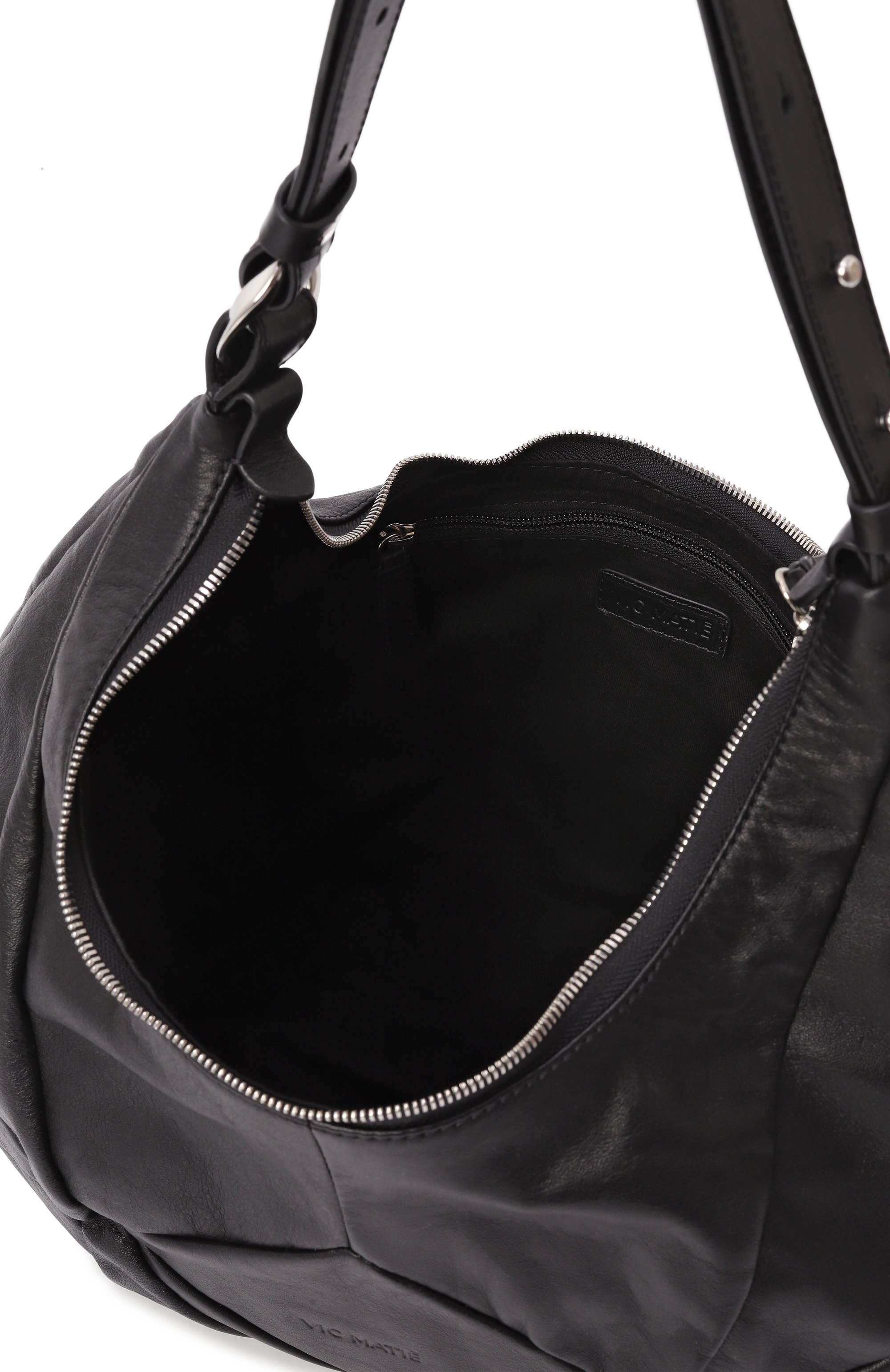 Сумка VIC MATIE черного цвета по цене 43950 руб., арт. 1G0532T_999C070101, фото 5 Сумка VIC MATIE, арт. 1G0532T_999C070101, фото 5