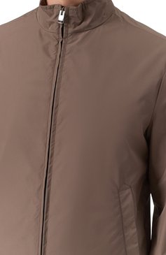 Мужской бомбер CANALI коричневого цвета, арт. 040988U/G02321 | Фото 5 (Драгоценные камни: Проставлено; Рукава: Длинные; Длина (верхняя одежда): Короткие; Материал сплава: Проставлено; Стили: Кэжуэл; Принт: Без принта; Кросс-КТ: бомбер; Материал внешний: Синтетический материал)