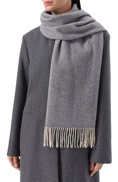 Шерстяной шарф LANVIN светло-серого цвета по цене 27550 руб., арт. 710002440, фото 2 Шерстяной шарф LANVIN, арт. 710002440, фото 2