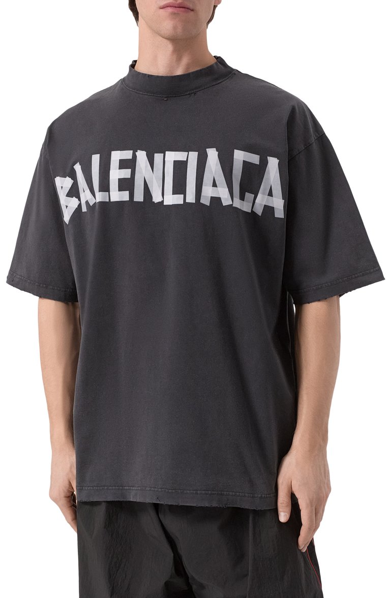 Мужская хлопковая футболка BALENCIAGA темно-серого цвета, арт. 764235/TRVK1 | Фото 3 (Материал внешний: Хлопок; Рукава: Короткие; Длина (для топов): Стандартные; Принт: С принтом; Мужское Кросс-КТ: Футболка-одежда; Стили: Кэжуэл; Автоматизация состава: Проставлено; Автоматизация ТО: Проставлено; Детали: Без декора)