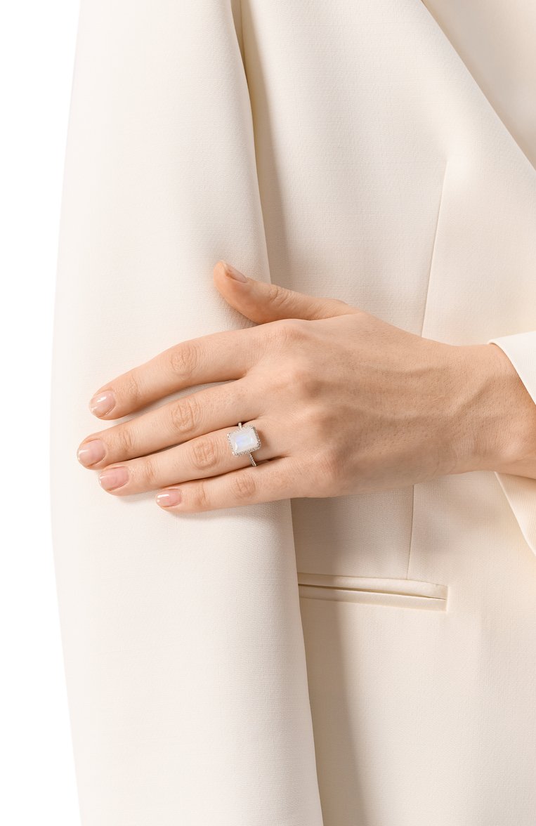Женское кольцо SECRETS JEWELRY белого цвета, арт. КБЛКС00348 | Фото 2 (Нос: Не проставлено; Региональные ограничения белый список (Axapta Mercury): Не проставлено; Материал: Камень, Серебро)