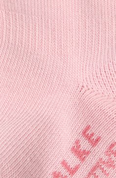 Детские хлопковые носки FALKE розового цвета, арт. 10487. | Фото 2 (Материал: Текстиль, Хлопок; Материал сплава: Проставлено; Нос: Не проставлено)