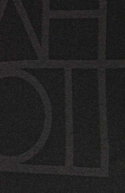 Шаль из шерсти и кашемира TOTEME темно-серого цвета по цене 47550 руб., арт. 213-894-808, фото 4 Шаль из шерсти и кашемира TOTEME, арт. 213-894-808, фото 4