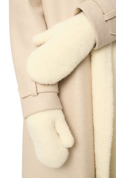 Женские шерстяные варежки GIVENCHY кремового цвета, арт. GWGUAN/U7954 | Фото 2 (Нос: Не проставлено; Материал: Текстиль, Шерсть; Кросс-КТ: Пуховик; Женское Кросс-КТ: варежки)