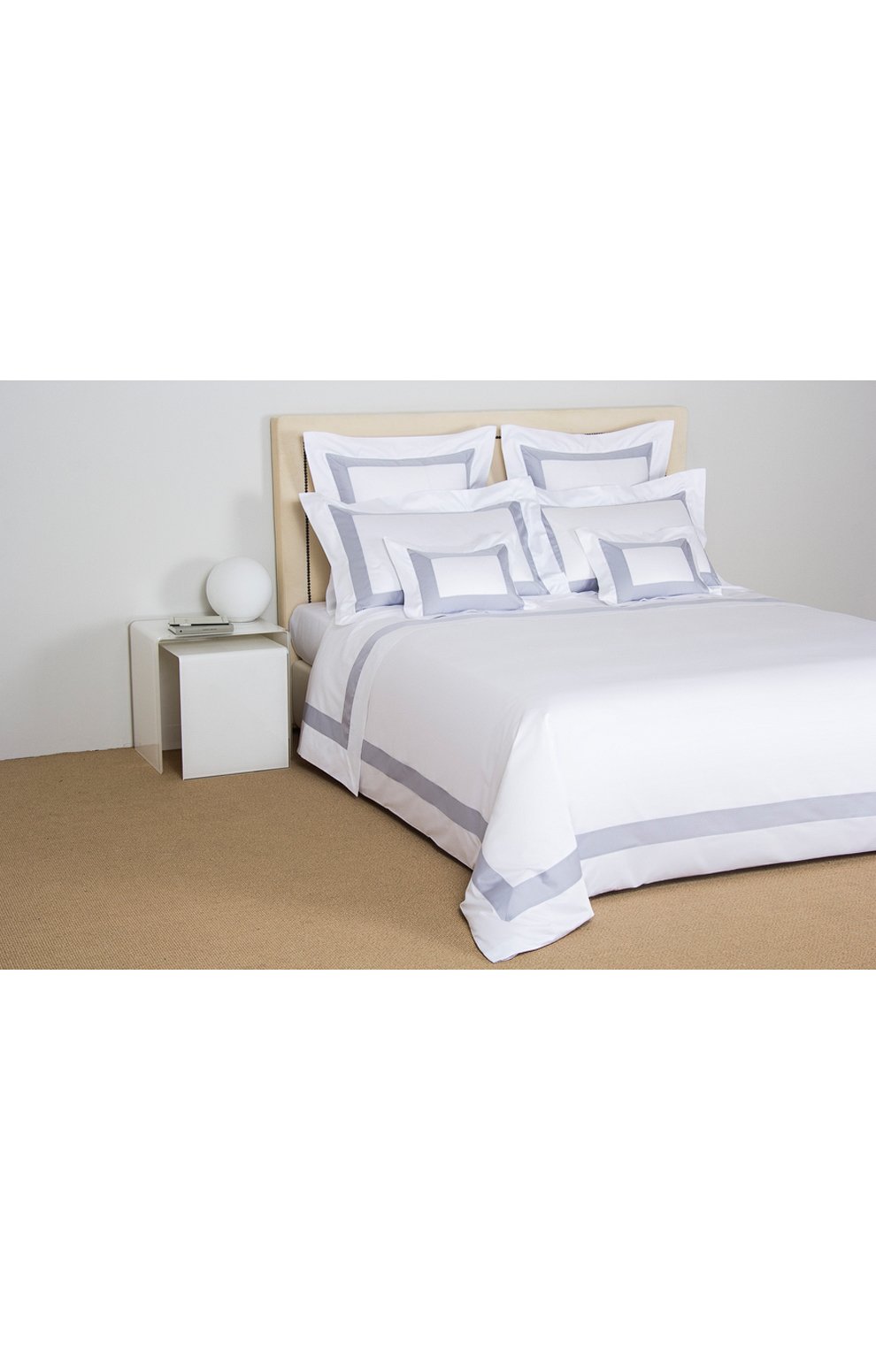 Наволочка bicolore FRETTE светло-голубого цвета по цене 24400 руб., арт. FR2934 E0700 065B, фото 4 Наволочка bicolore FRETTE, арт. FR2934 E0700 065B, фото 4