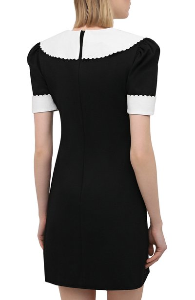 Платье из вискозы MIU MIU черного цвета по цене 99000 руб., арт. MJA816-1XE2-F0002, фото 4 Платье из вискозы MIU MIU, арт. MJA816-1XE2-F0002, фото 4
