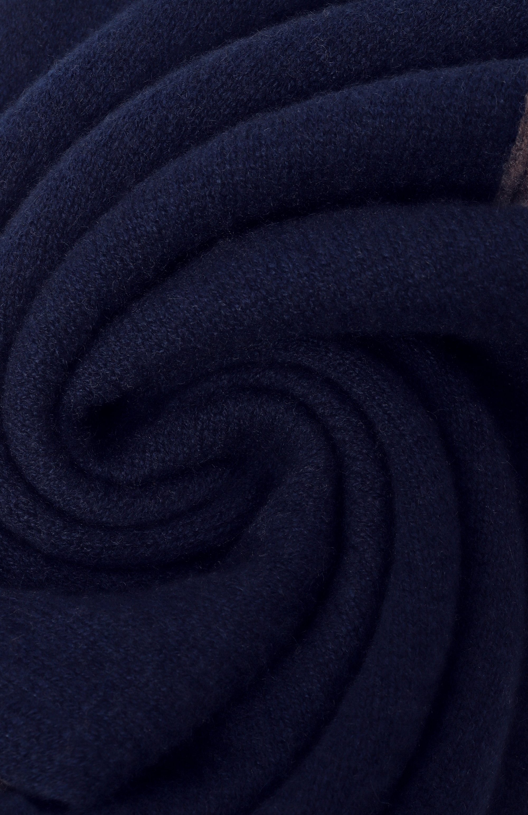 Двусторонний шарф из кашемира ANDREA CAMPAGNA темно-синего цвета по цене 45950 руб., арт. 15513, фото 4 Двусторонний шарф из кашемира ANDREA CAMPAGNA, арт. 15513, фото 4