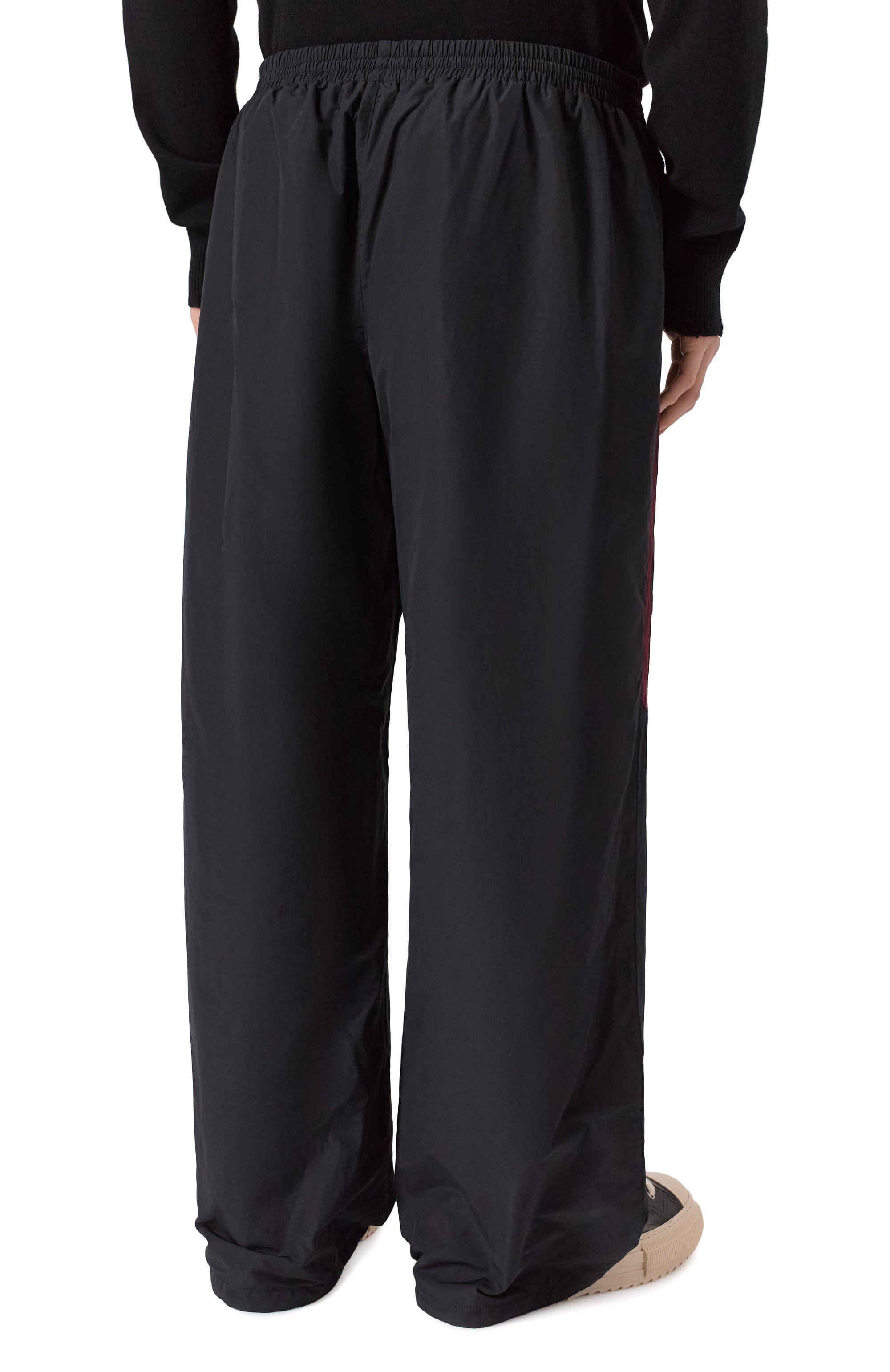 Двусторонние брюки BALENCIAGA черного цвета по цене 240500 руб., арт. 850724/TPQ38, фото 4 Двусторонние брюки BALENCIAGA, арт. 850724/TPQ38, фото 4