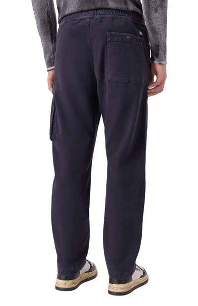 Хлопковые брюки C.P. COMPANY темно-синего цвета по цене 37900 руб., арт. 19CMPA279A110482G, фото 4 Хлопковые брюки C.P. COMPANY, арт. 19CMPA279A110482G, фото 4