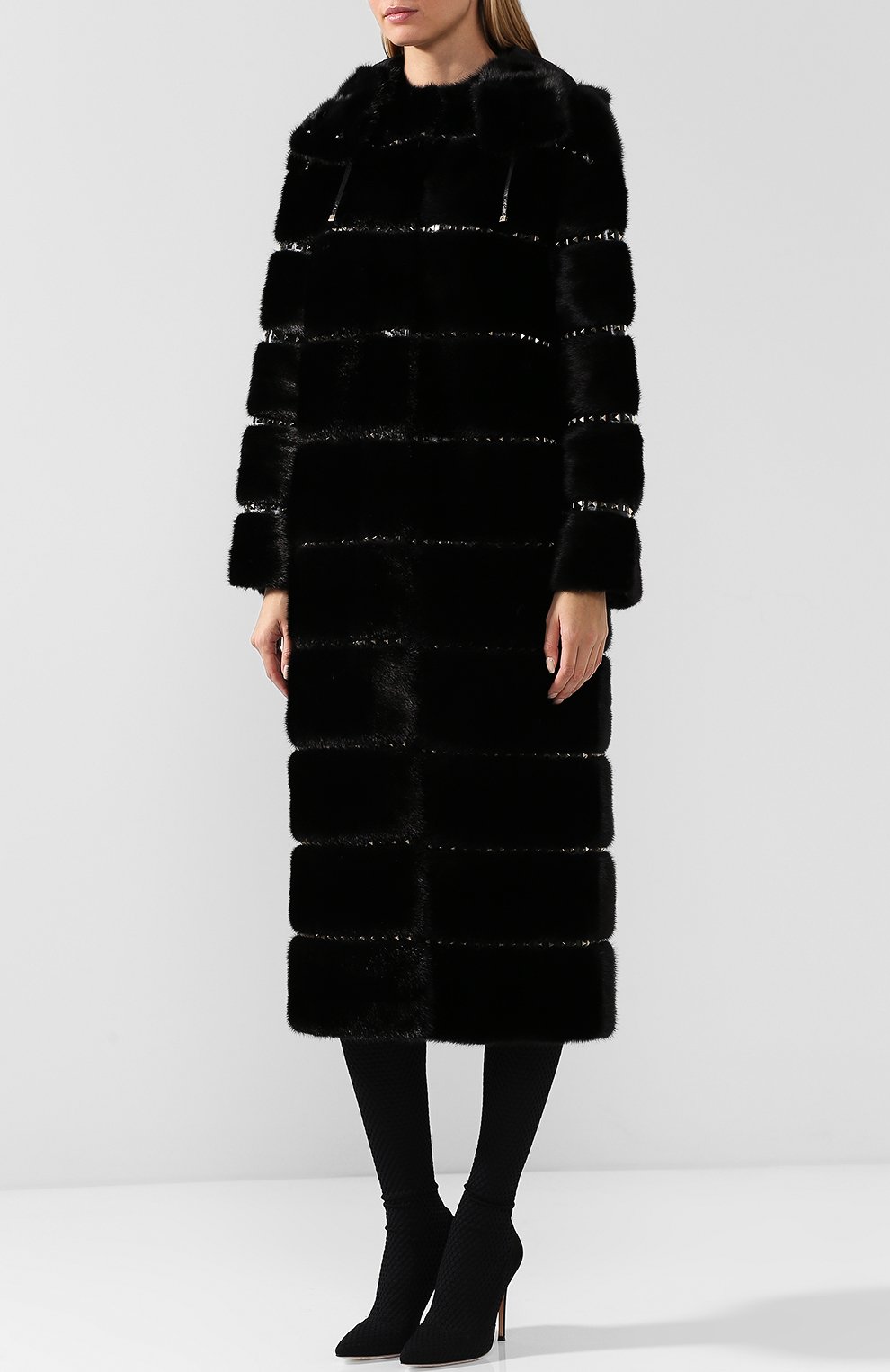 Шуба из меха норки с капюшоном VALENTINO черного цвета по цене 2980000 руб., арт. QF3FA5961DF, фото 3 Шуба из меха норки с капюшоном VALENTINO, арт. QF3FA5961DF, фото 3