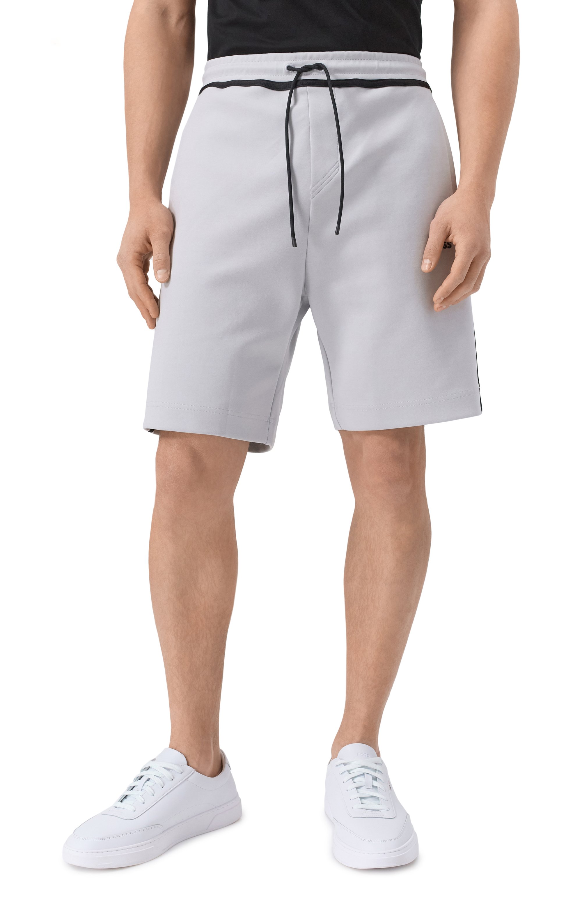 Хлопковые шорты BOSS GREEN светло-серого цвета по цене 17950 руб., арт. 50530051, фото 3 Хлопковые шорты BOSS GREEN, арт. 50530051, фото 3