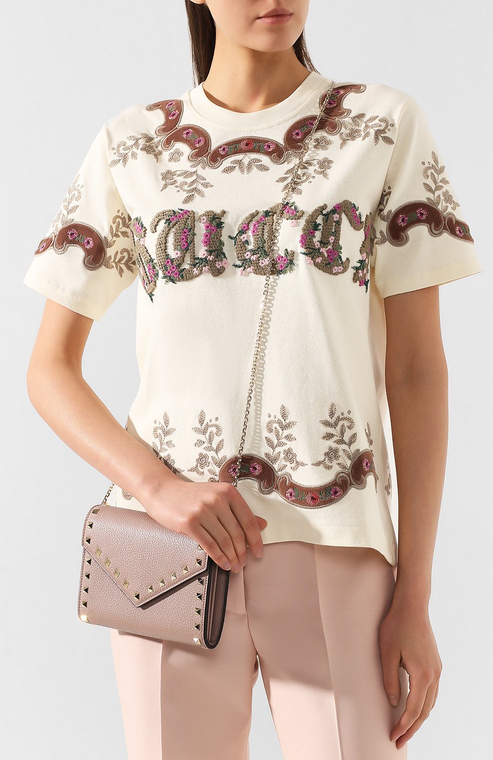 Кожаный кошелек на цепочке VALENTINO бежевого цвета по цене 129500 руб., арт. TW2P0Q48/VSH, фото 2 Кожаный кошелек на цепочке VALENTINO, арт. TW2P0Q48/VSH, фото 2