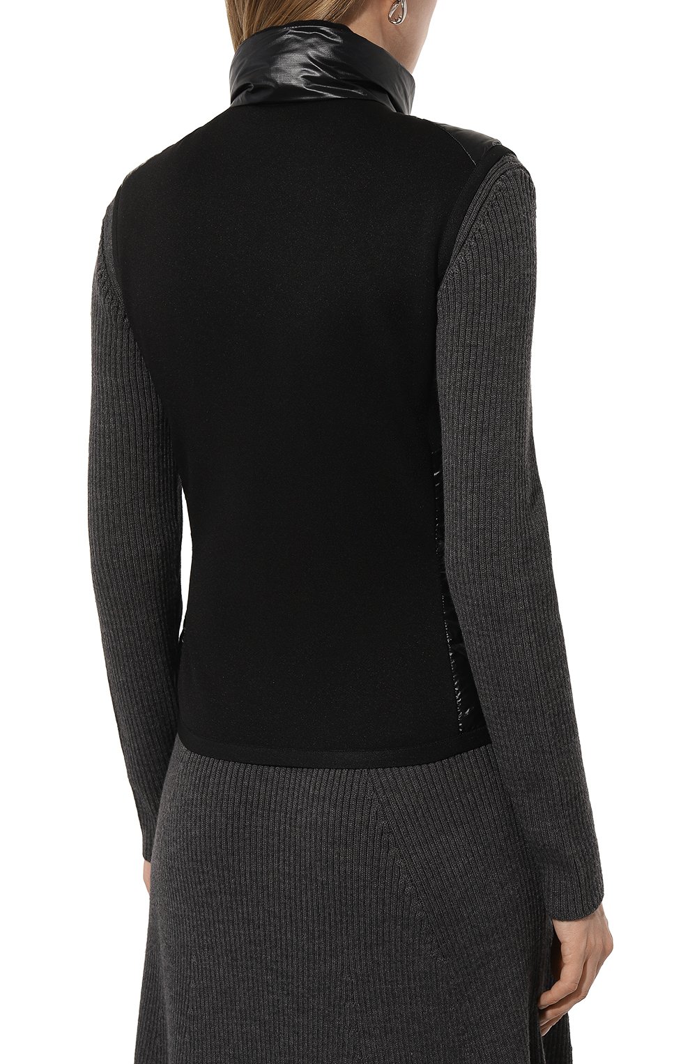 Пуховый жилет MONCLER GRENOBLE черного цвета по цене 94550 руб., арт. 8G000-17-809HJ, фото 4 Пуховый жилет MONCLER GRENOBLE, арт. 8G000-17-809HJ, фото 4