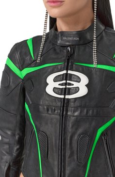 Женская кожаная куртка BALENCIAGA черного цвета, арт. 797162/T0S17 | Фото 5 (Длина (верхняя одежда): Короткие; Драгоценные камни: Проставлено; Материал внешний: Натуральная кожа; Материал подклада: Купро; Материал сплава: Проставлено; Рукава: Длинные; Кросс-КТ: Куртка, Легкие; Стили: Гранж)