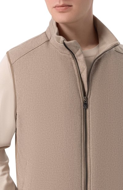 Утепленный жилет CORNELIANI бежевого цвета по цене 107500 руб., арт. 28C5U6/2A20142, фото 5 Утепленный жилет CORNELIANI, арт. 28C5U6/2A20142, фото 5