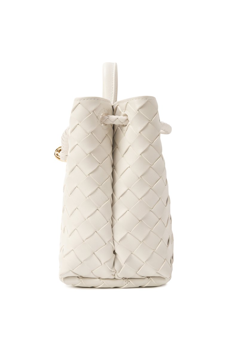 Женская сумка andiamo small BOTTEGA VENETA молочного цвета, арт. 766014/VCPP1 | Фото 4 (Материал: Натуральная кожа; Ремень/цепочка: На ремешке; Размер: small; Автоматизация состава: Проставлено; Автоматизация ТО: Проставлено)