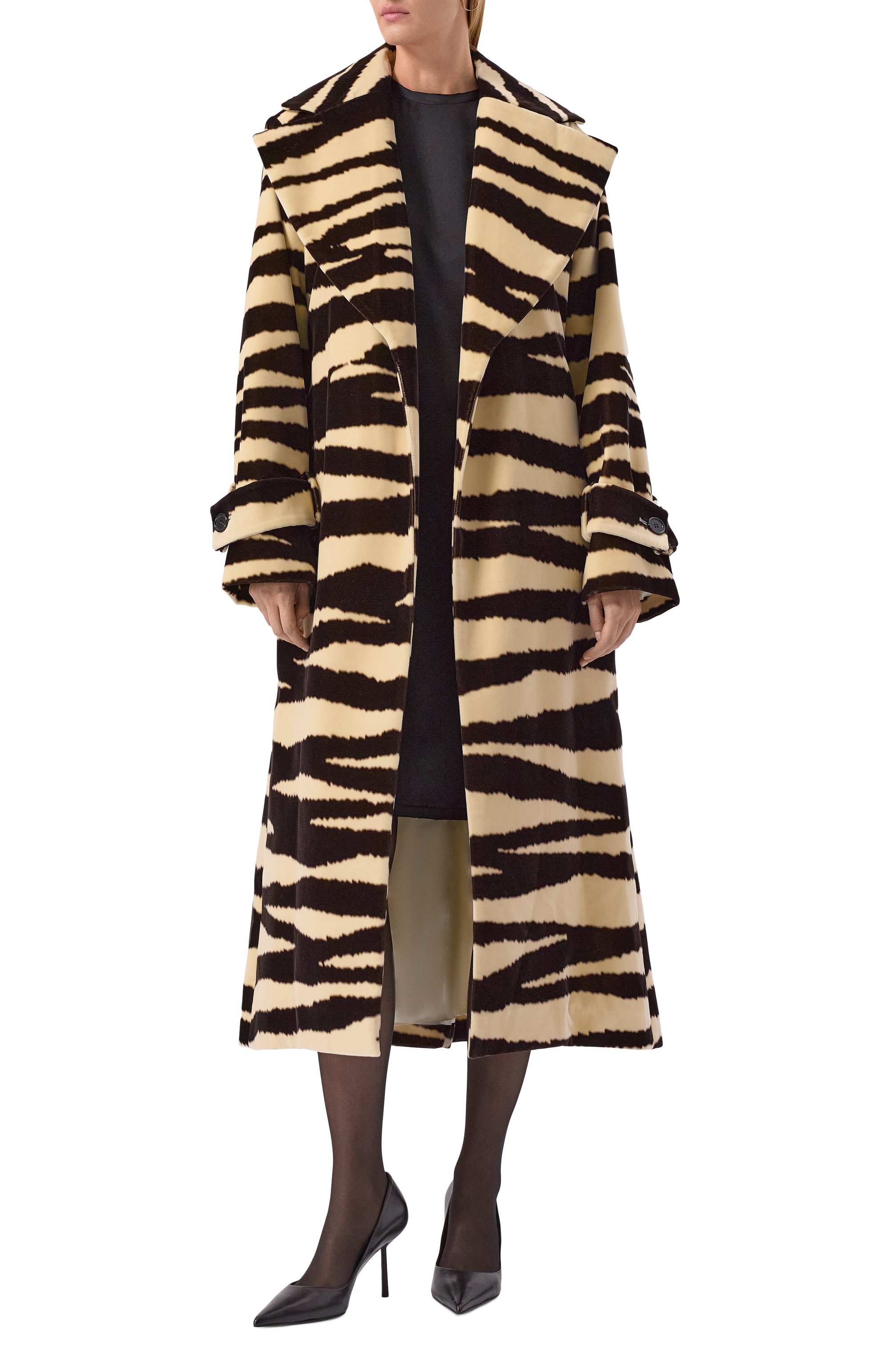 Бархатное пальто NINA RICCI разноцветного цвета по цене 251500 руб., арт. 25ACMA001/C01101, фото 2 Бархатное пальто NINA RICCI, арт. 25ACMA001/C01101, фото 2