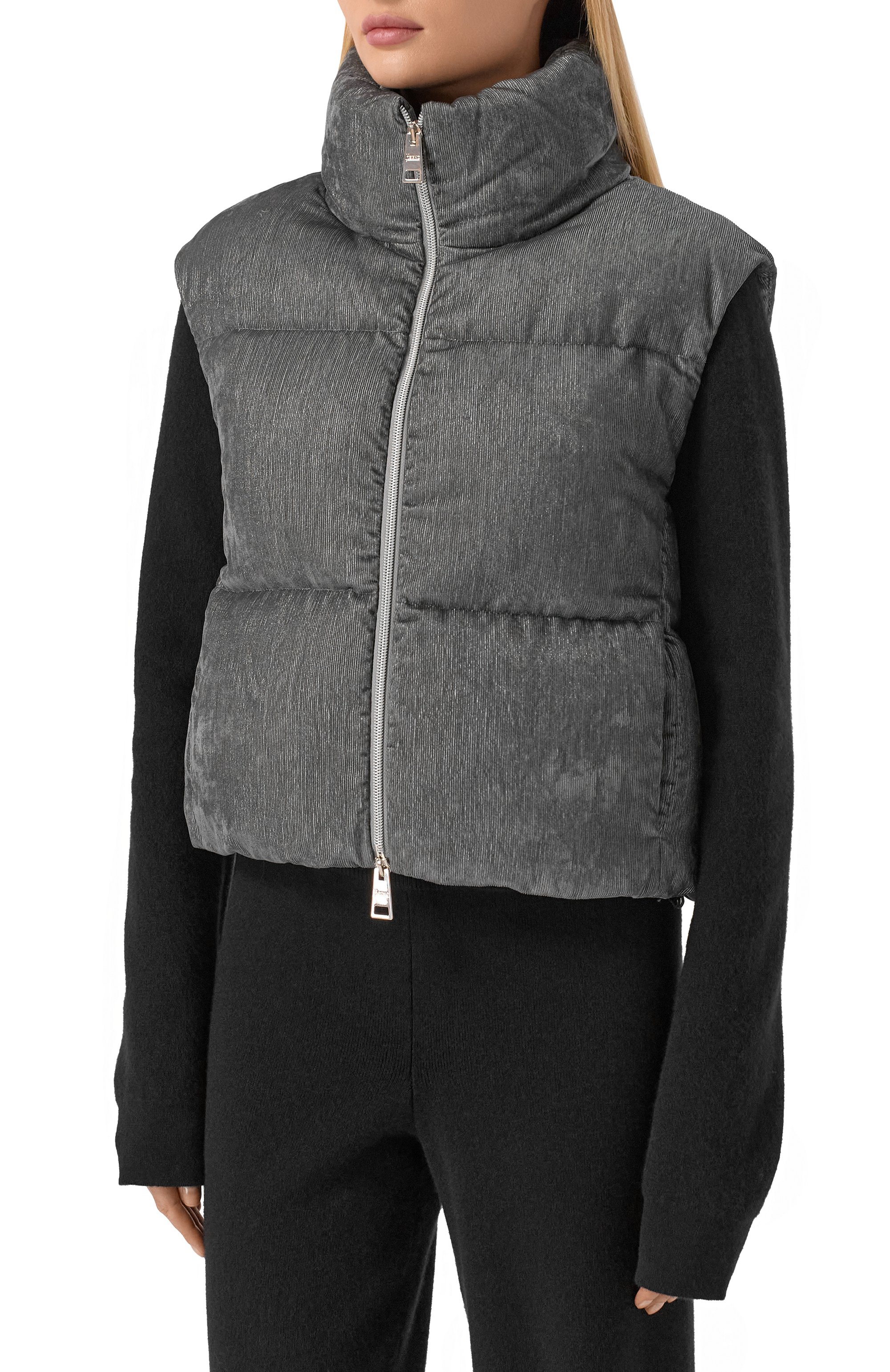 Пуховый жилет HERNO серого цвета по цене 87100 руб., арт. PI00157DR/12728, фото 3 Пуховый жилет HERNO, арт. PI00157DR/12728, фото 3