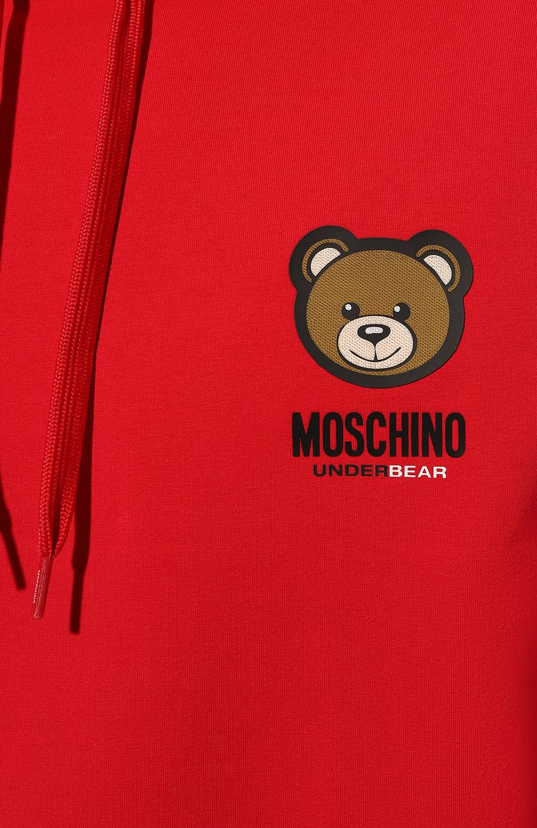 Мужской хлопковое худи MOSCHINO красного цвета, арт. A1790/4413 | Фото 5 (Материал внешний: Хлопок; Длина (для топов): Стандартные; Рукава: Длинные; Мужское Кросс-КТ: Худи-домашняя одежда; Принт: С принтом; Стили: Кэжуэл; Кросс-КТ: домашняя одежда)