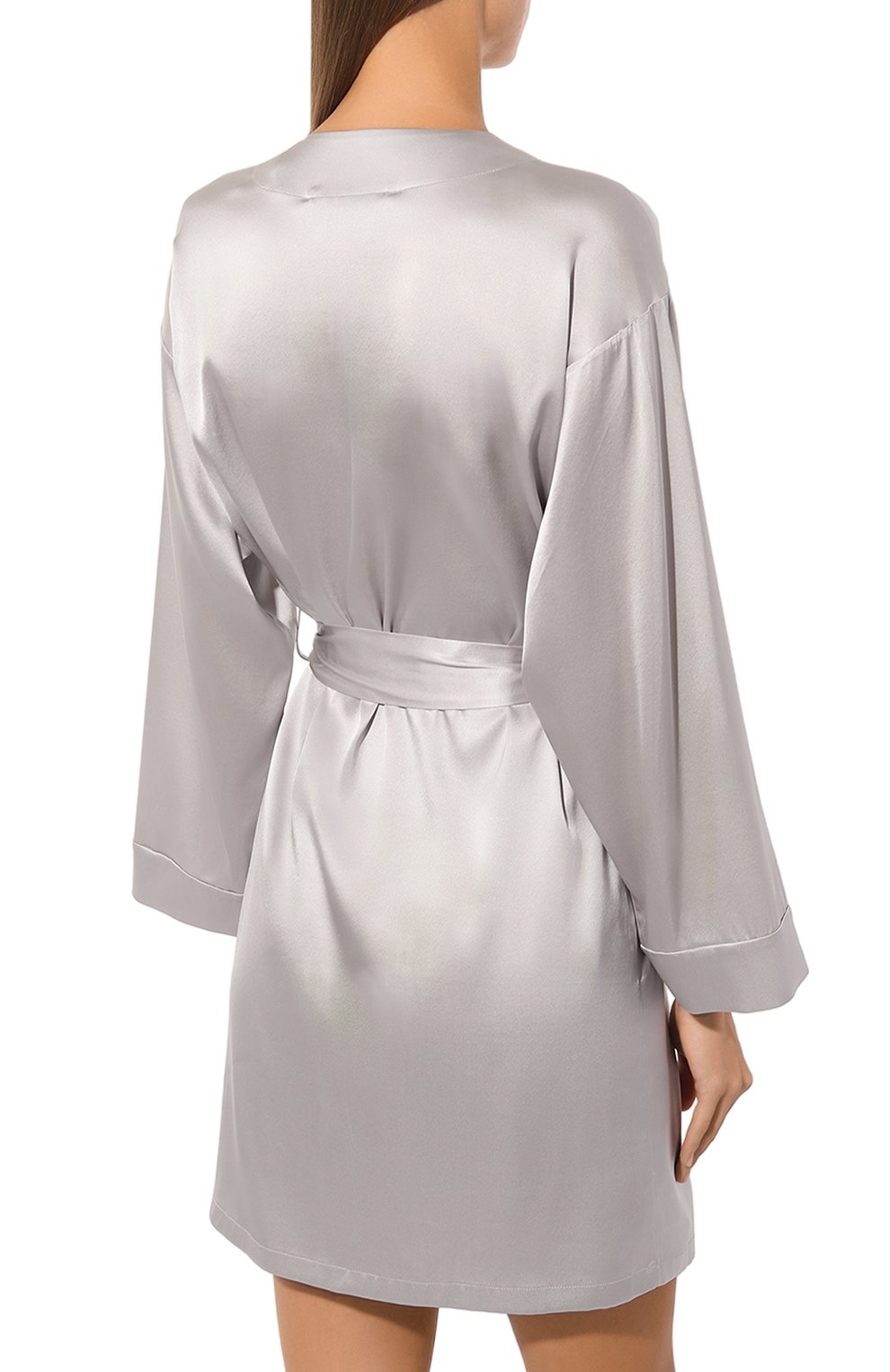 Шелковый халат I.D. SARRIERI серебряного цвета по цене 96160 руб., арт. J6661, фото 4 Шелковый халат I.D. SARRIERI, арт. J6661, фото 4