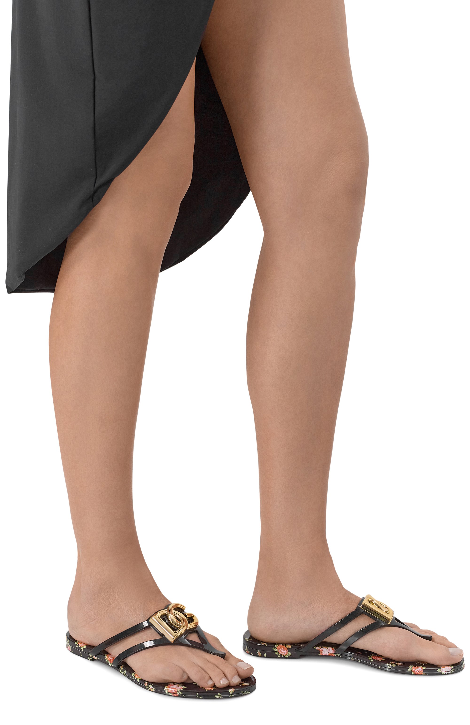 Шлепанцы DOLCE & GABBANA черного цвета по цене 65350 руб., арт. CW2418/AY850, фото 2 Шлепанцы DOLCE & GABBANA, арт. CW2418/AY850, фото 2