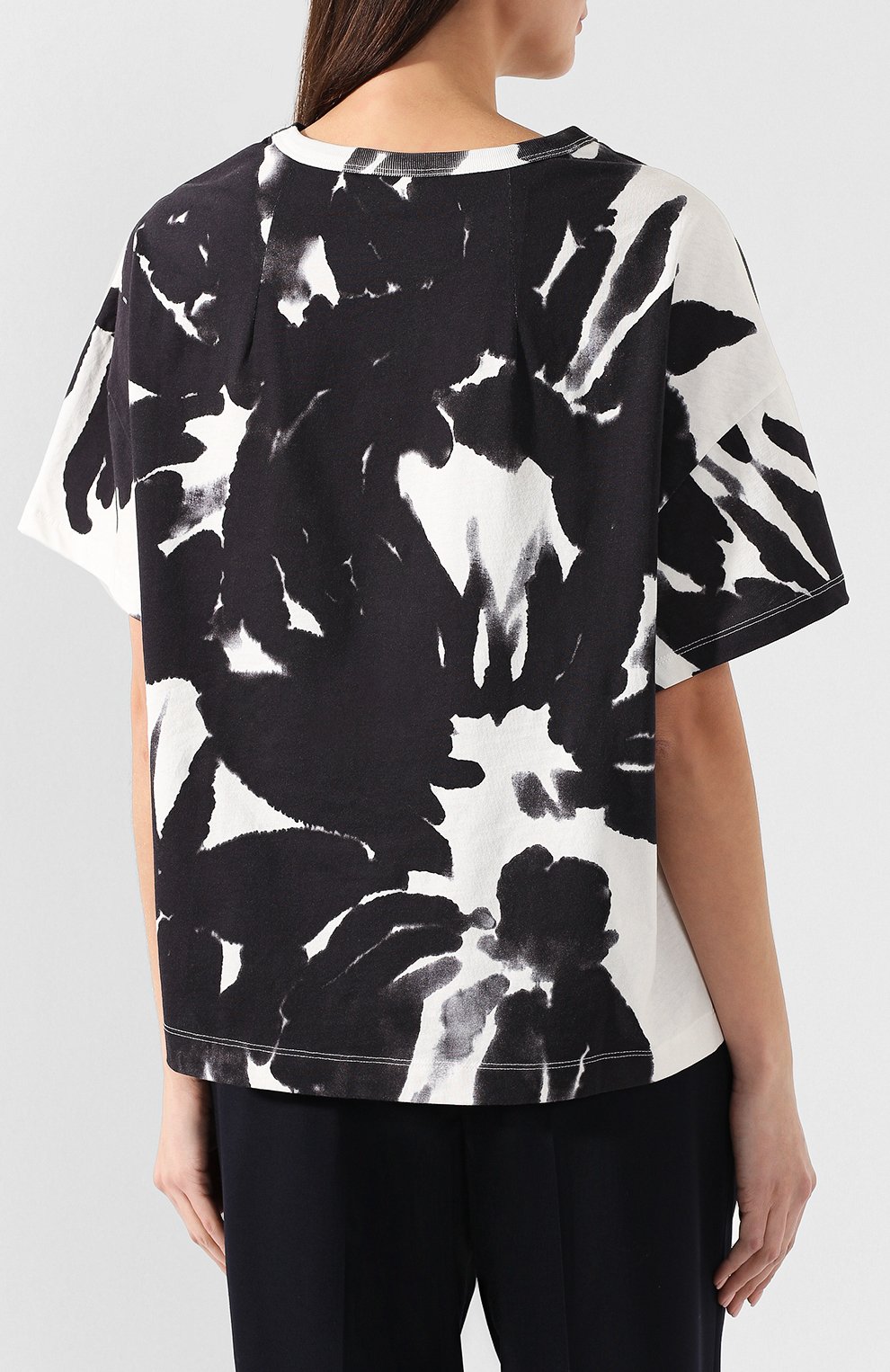Хлопковая футболка DRIES VAN NOTEN черного цвета по цене 16700 руб., арт. 191-31117-7616, фото 4 Хлопковая футболка DRIES VAN NOTEN, арт. 191-31117-7616, фото 4