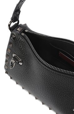 Женская сумка rockstud small VALENTINO черного цвета, арт. 5W2B0J47/HAD | Фото 5 (Ремень/цепочка: На ремешке; Драгоценные камни: Проставлено; Материал сплава: Проставлено; Материал: Натуральная кожа; Размер: small)