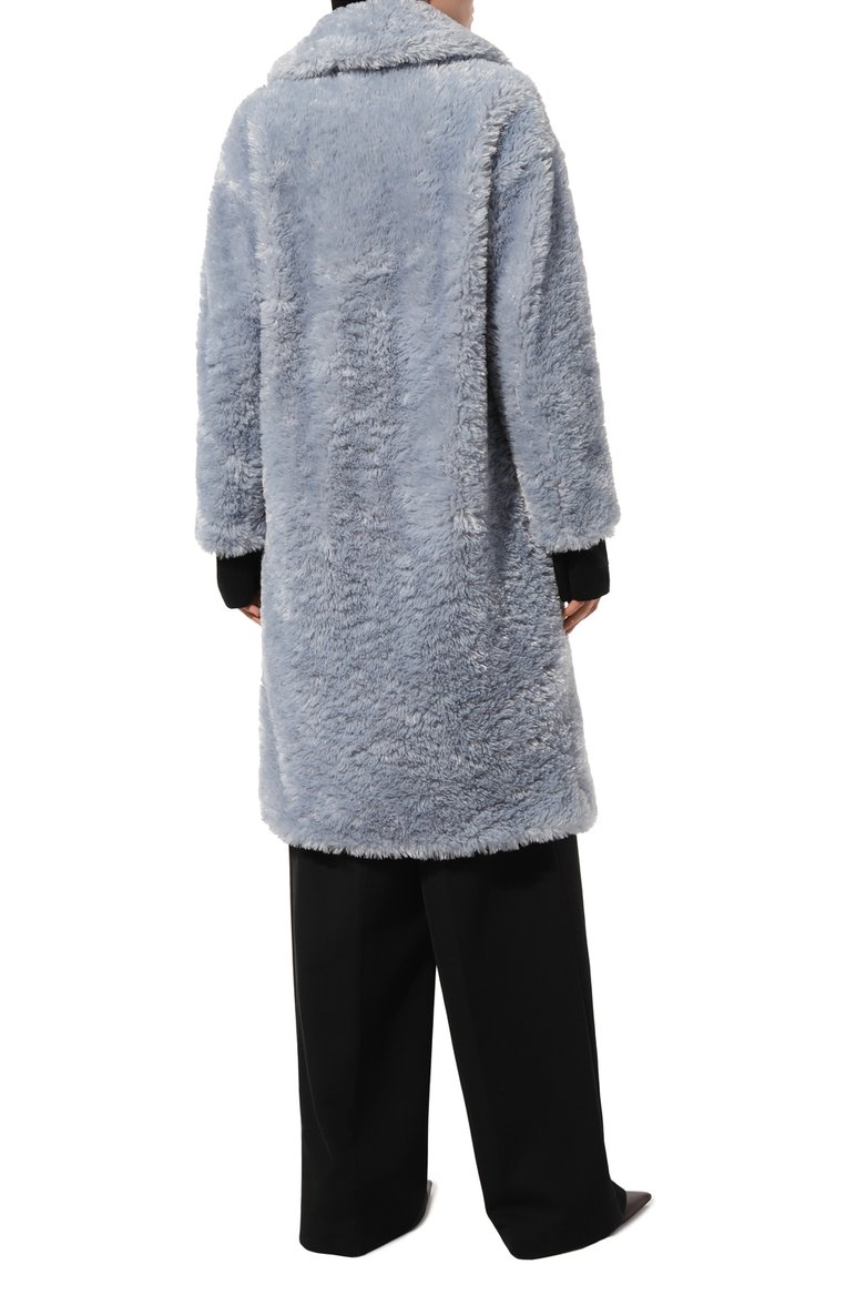 Женская комплект из шубы и сумки EMPORIO ARMANI голубого цвета, арт. H4NL1M/E9916 | Фото 4 (Длина (верхняя одежда): До колена; Материал внешний: Синтетический материал; Рукава: Длинные; Материал подклада: Синтетический материал; Женское Кросс-КТ: Экомех; Стили: Кэжуэл; Кросс-КТ: Куртка; Автоматизация состава: Проставлено; Автоматизация ТО: Проставлено)